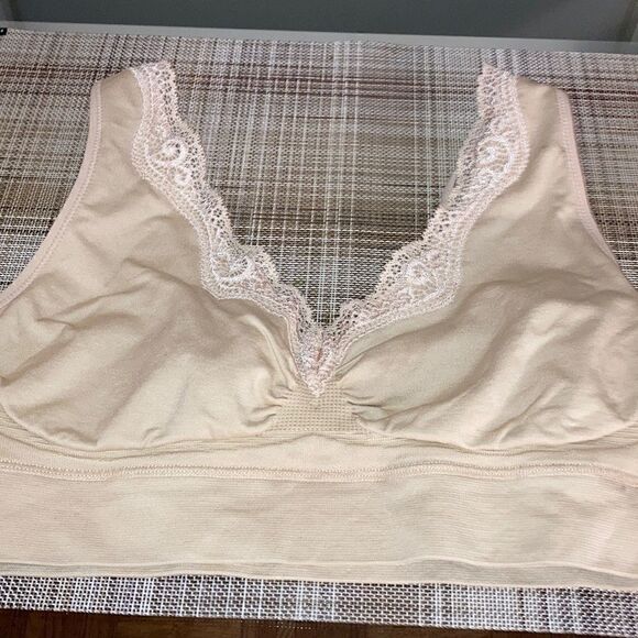 Breezies Soft Support Bra   - Picture 1 of 3